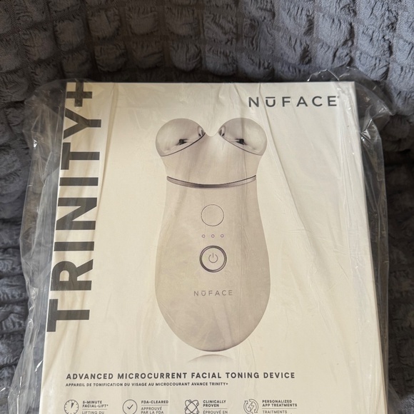 NuFACE Trinity Plus + Smart Advanced Microcurrent Facial Toning Starter Kit BNIB - Picture 7 of 16